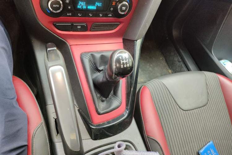 Used Ford Focus 2012 Hatchback 2.0L Manual Luxury Sport Model Gear Lever