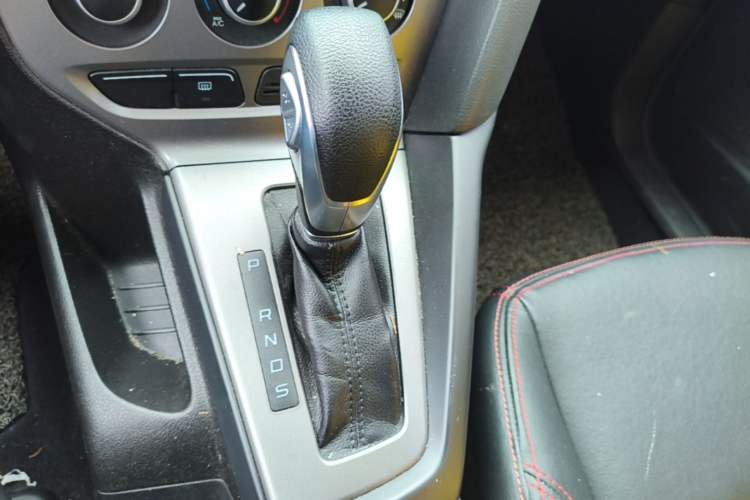 Used Ford Focus 2012 Hatchback 1.6L Automatic Comfort Model Gear Lever