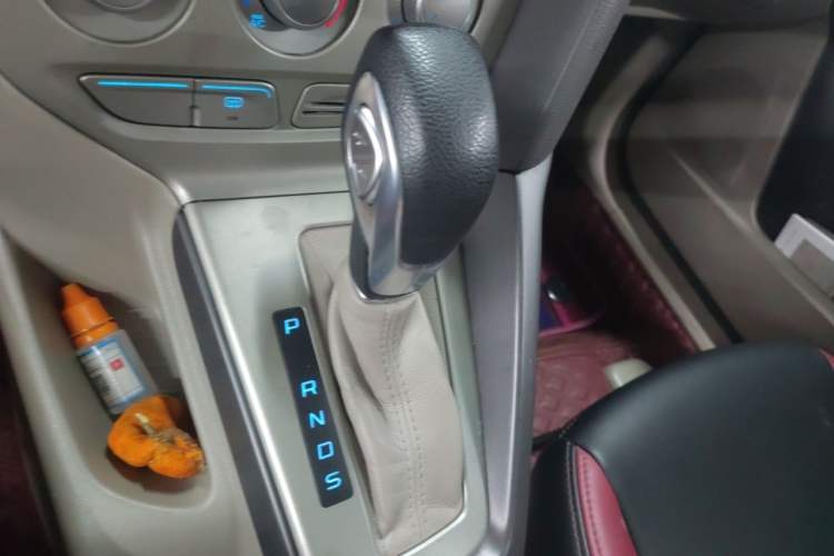 Used Ford Focus 2012 Sedan 1.6L Automatic Comfort Model Gear Lever