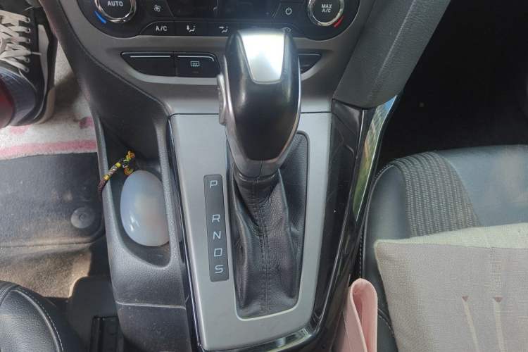 Used Ford Focus 2012 Hatchback 1.6L Automatic Fashion Edition Gear Lever