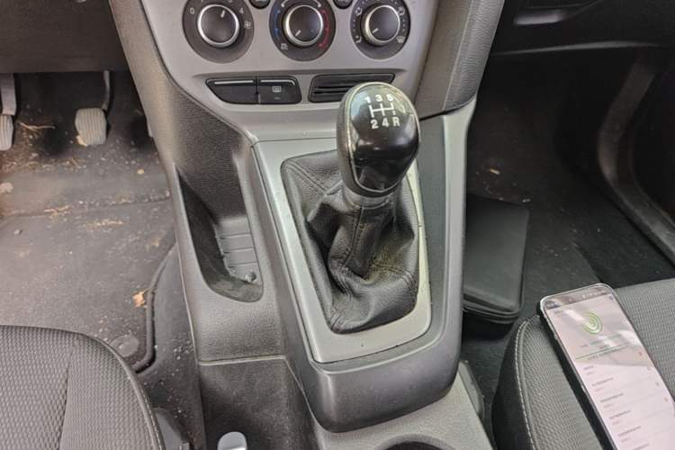 Used Ford Focus 2012 Hatchback 1.6L Manual Comfort Model Gear Lever