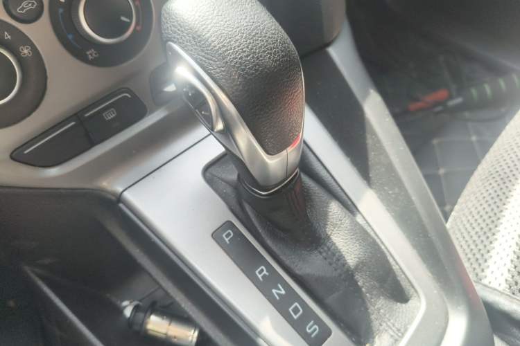 Used Ford Focus 2012 Hatchback 1.6L Automatic Comfort Model Gear Lever