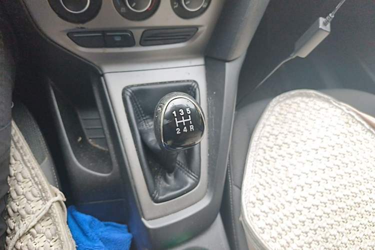 Used Ford Focus 2012 Hatchback 1.6L Manual Comfort Model Gear Lever