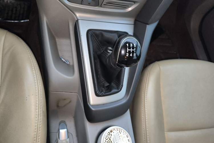 Used Ford Focus 2012 Sedan 1.6L Manual Comfort Model Gear Lever