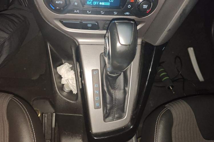 Used Ford Focus 2012 Hatchback 1.6L Automatic Fashion Edition Gear Lever