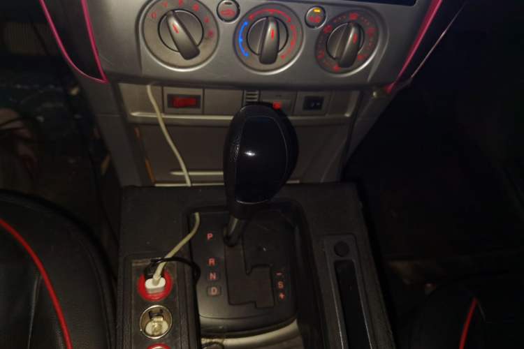 Used Ford Focus 2012 Hatchback Classic 1.8L Automatic Base Model Gear Lever