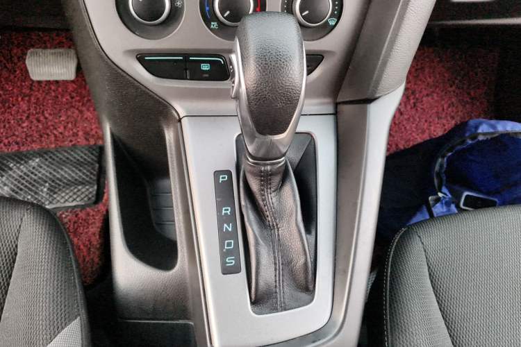 Used Ford Focus 2012 Hatchback 1.6L Automatic Comfort Model Gear Lever
