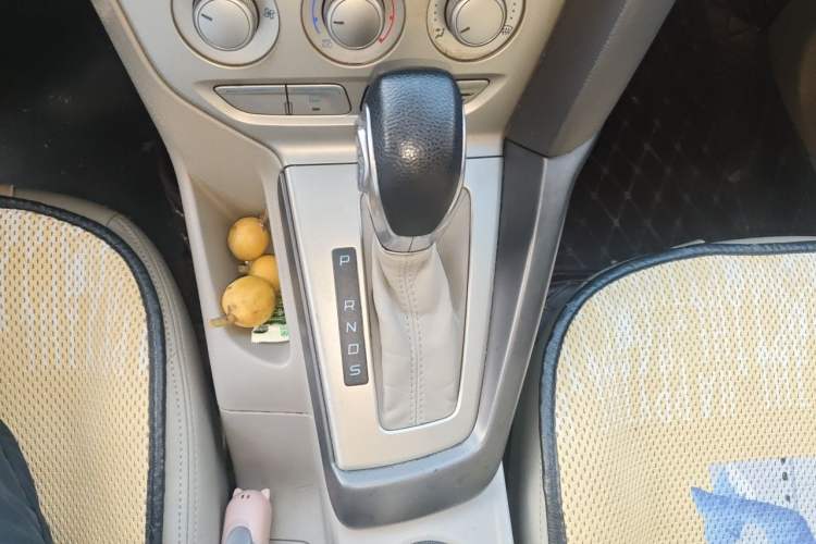 Used Ford Focus 2012 Sedan 1.6L Automatic Comfort Model Gear Lever