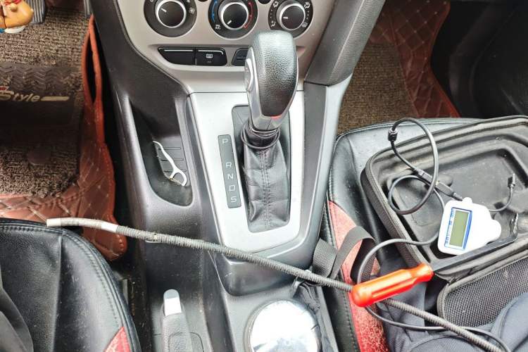 Used Ford Focus 2012 Hatchback 1.6L Automatic Comfort Model Gear Lever