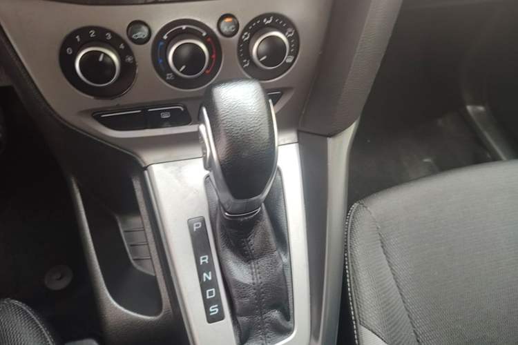Used Ford Focus 2012 Hatchback 1.6L Automatic Comfort Model Gear Lever