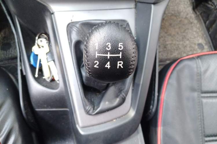 Used Ford Focus 2012 Hatchback 1.6L Manual Comfort Model Gear Lever