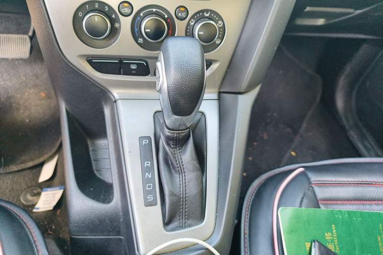 Used Ford Focus 2012 Hatchback 1.6L Automatic Comfort Model Gear Lever