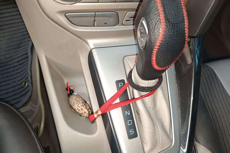 Used Ford Focus 2012 Hatchback 1.6L Automatic Fashion Edition Gear Lever