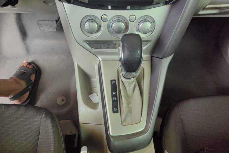 Used Ford Focus 2012 Sedan 1.6L Automatic Comfort Model Gear Lever