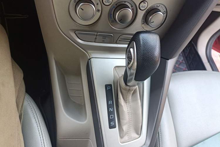 Used Ford Focus 2012 Sedan 1.6L Automatic Comfort Model Gear Lever