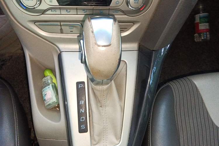Used Ford Focus 2012 Hatchback 1.6L Automatic Fashion Edition Gear Lever
