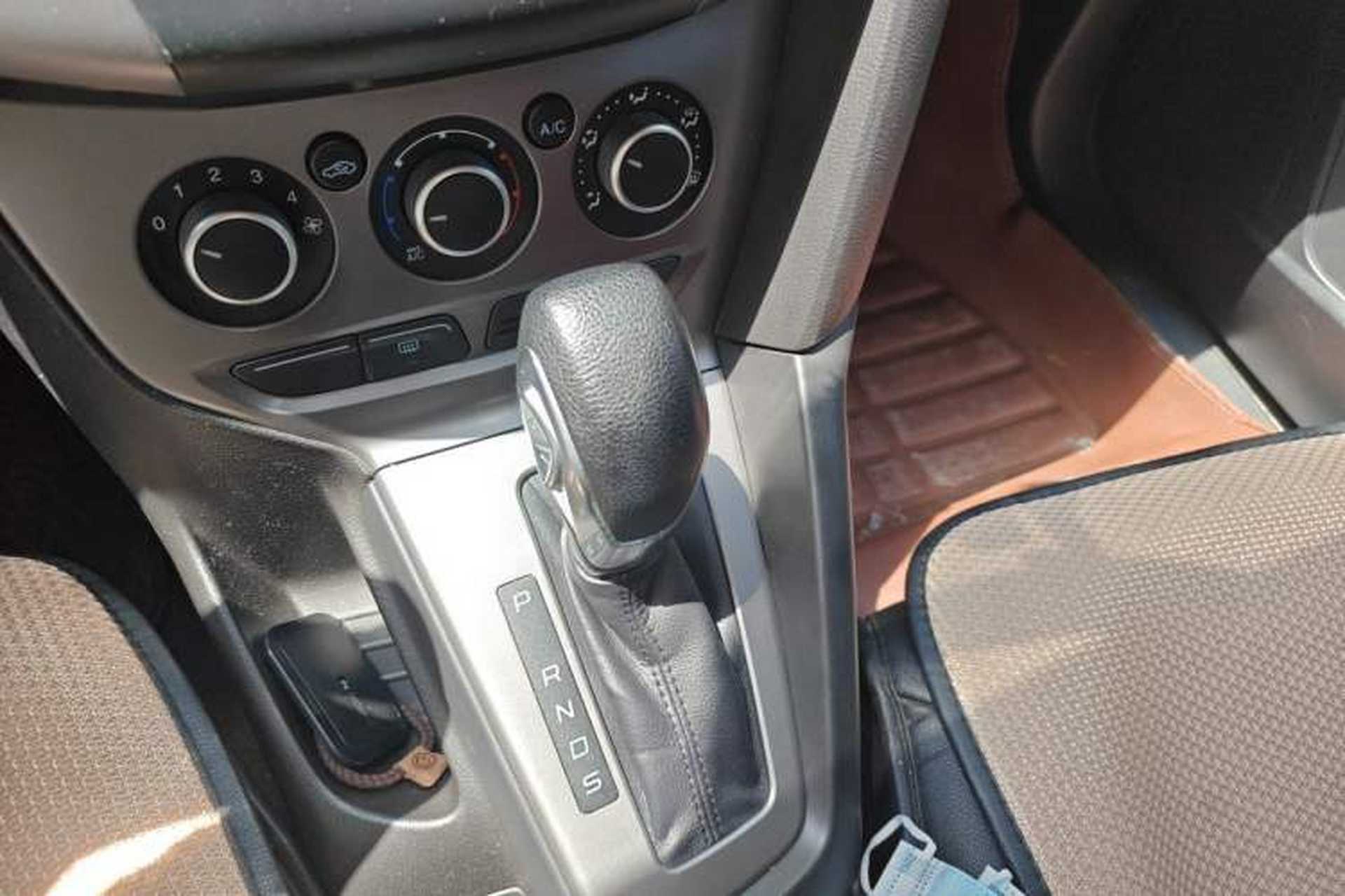 Used Ford Focus 2012 Hatchback 1.6L Automatic Comfort Model Gear Lever