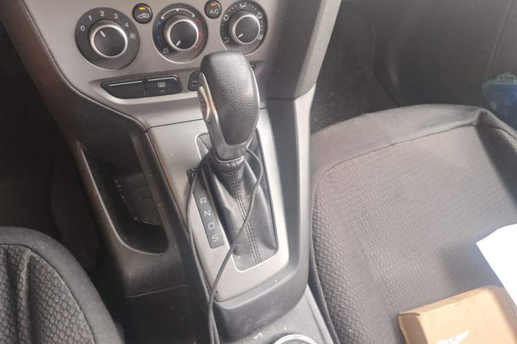 Used Ford Focus 2012 Hatchback 1.6L Automatic Fashion Edition Gear Lever