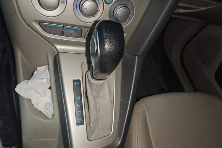 Used Ford Focus 2012 Sedan 1.6L Automatic Comfort Model Gear Lever