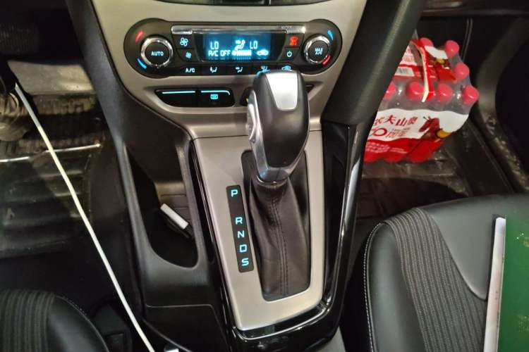 Used Ford Focus 2012 Hatchback 1.6L Automatic Fashion Edition Gear Lever