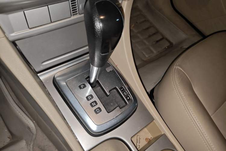 Used Ford Focus 2012 Sedan Classic 1.8L Automatic Fashion Edition Gear Lever