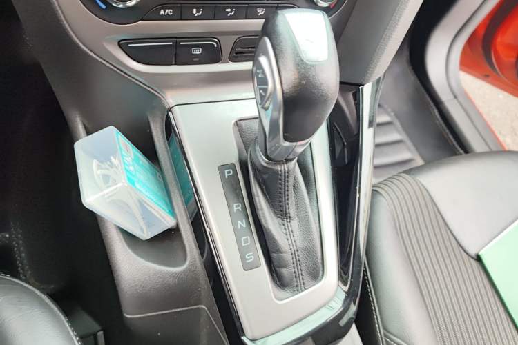 Used Ford Focus 2012 Hatchback 1.6L Automatic Fashion Edition Gear Lever