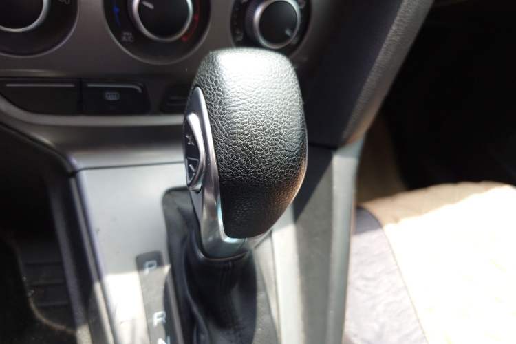 Used Ford Focus 2012 Hatchback 1.6L Automatic Fashion Edition Gear Lever