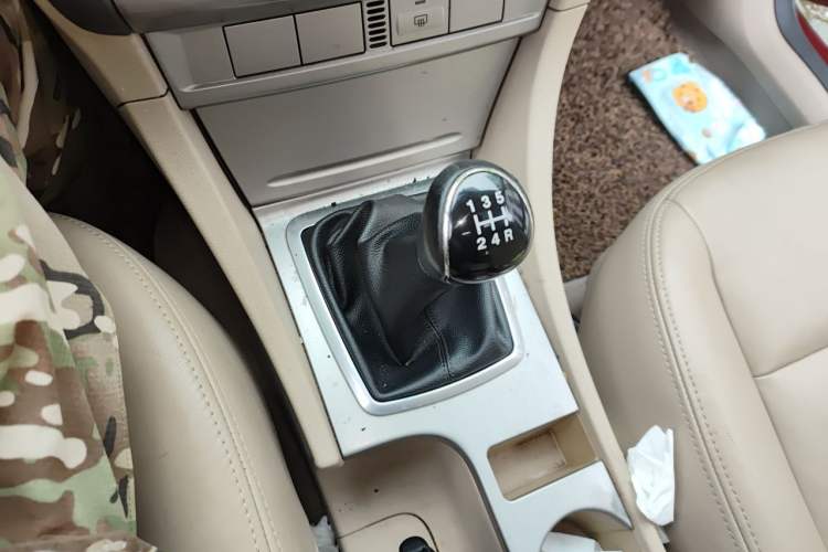 Used Ford Focus 2012 Hatchback Classic 1.8L Manual Fashion Edition Gear Lever