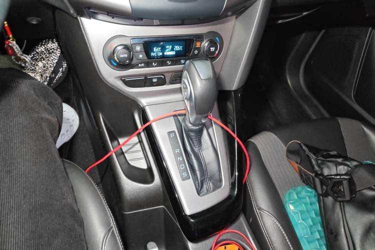 Used Ford Focus 2012 Hatchback 1.6L Automatic Fashion Edition Gear Lever