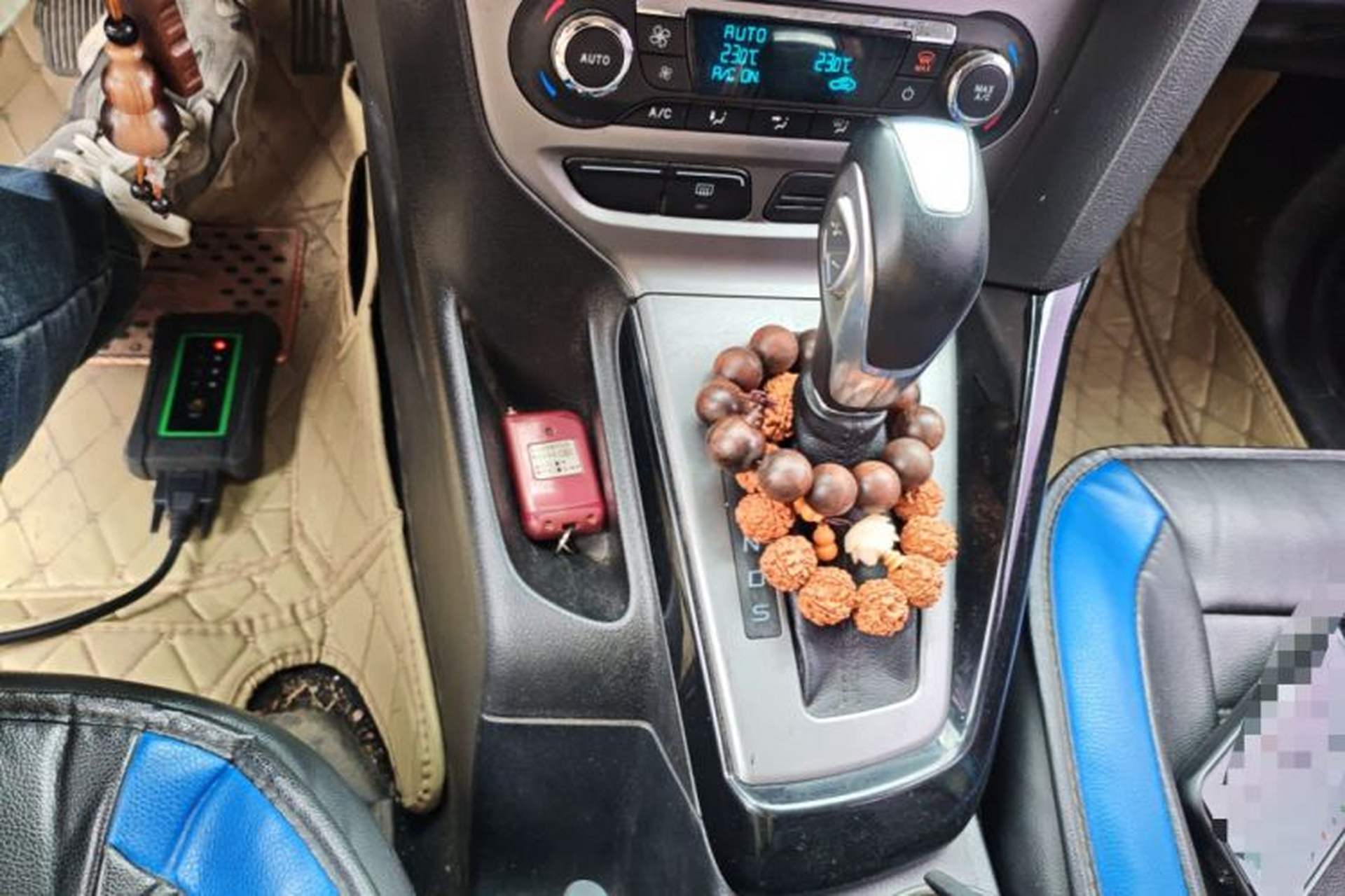 Used Ford Focus 2012 Hatchback 1.6L Automatic Fashion Edition Gear Lever