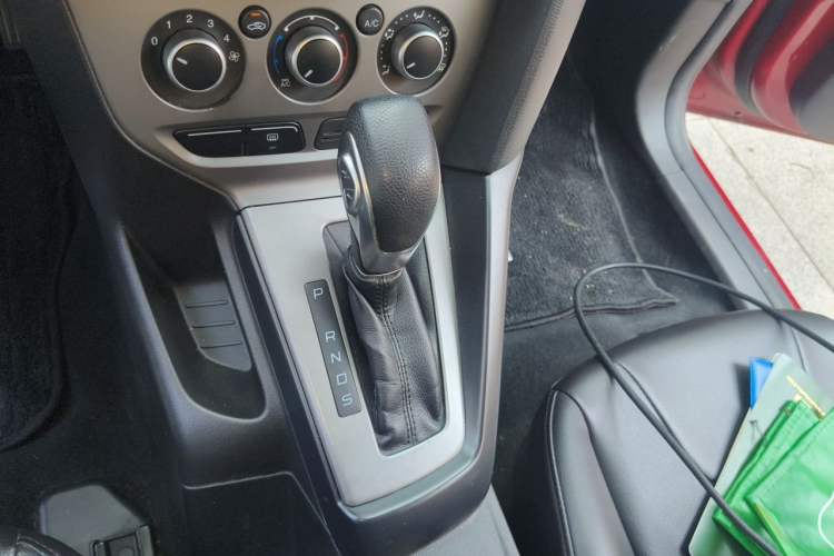 Used Ford Focus 2012 Hatchback 1.6L Automatic Comfort Model Gear Lever