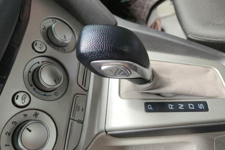 Used Ford Focus 2012 Sedan 1.6L Automatic Comfort Model Gear Lever