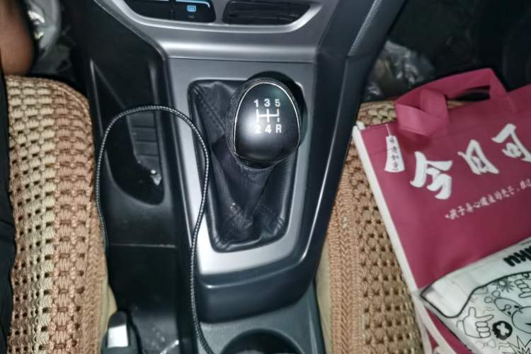 Used Ford Focus 2012 Hatchback 1.6L Manual Comfort Model Gear Lever