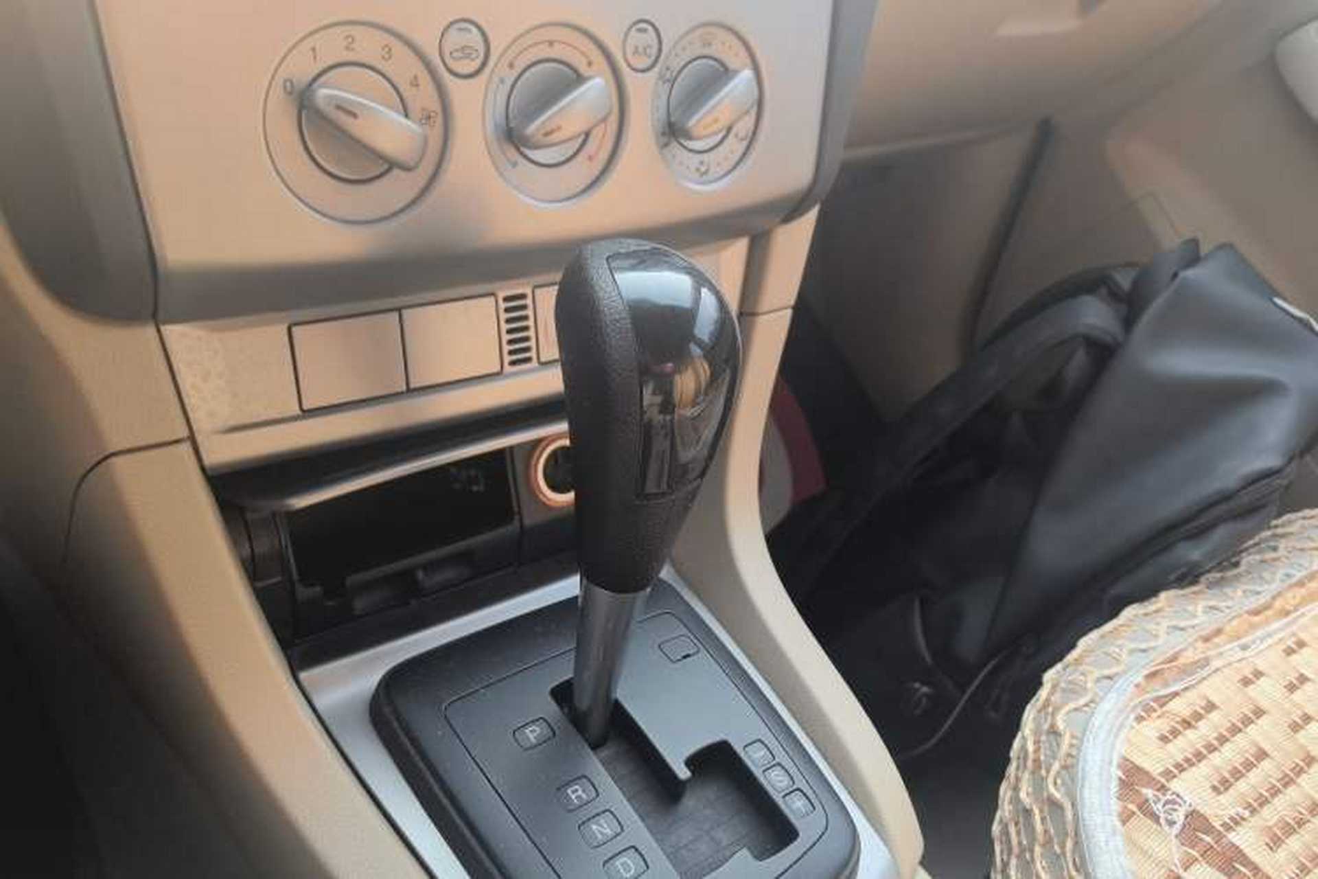 Used Ford Focus 2012 Sedan Classic 1.8L Automatic Base Model Gear Lever