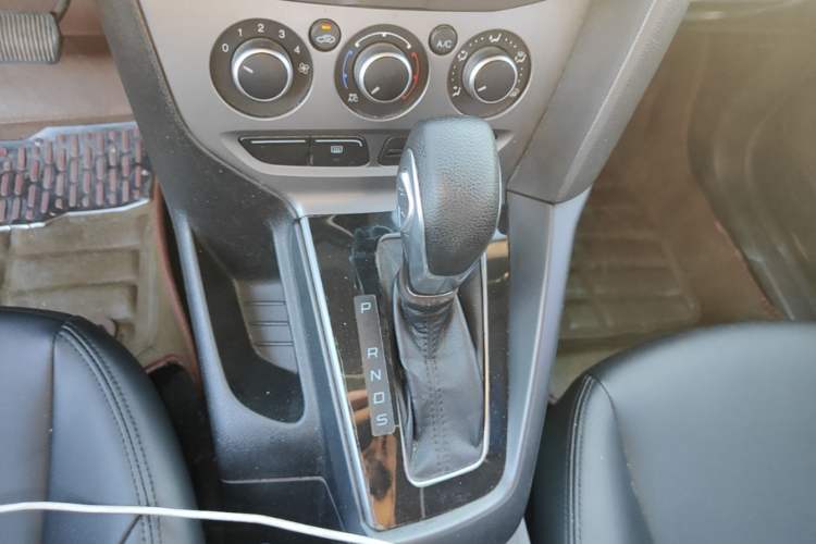 Used Ford Focus 2012 Hatchback 1.6L Automatic Comfort Model Gear Lever