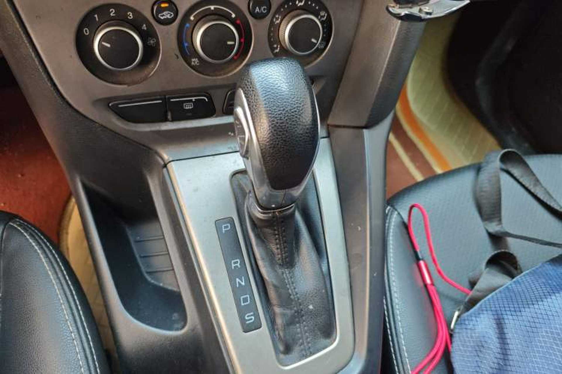 Used Ford Focus 2012 Hatchback 1.6L Automatic Comfort Model Gear Lever