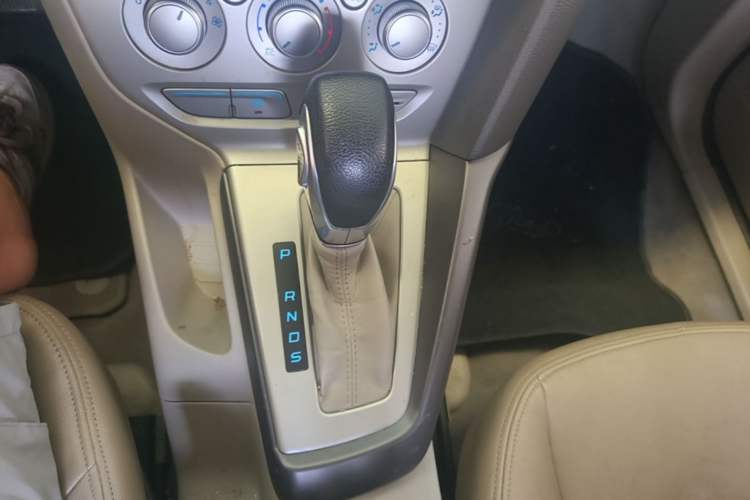 Used Ford Focus 2012 Sedan 1.6L Automatic Comfort Model Gear Lever