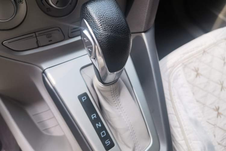 Used Ford Focus 2012 Sedan 1.6L Automatic Comfort Model Gear Lever