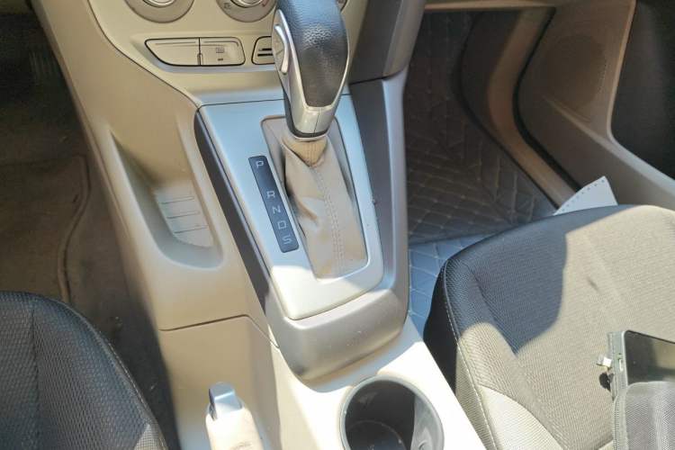 Used Ford Focus 2012 Sedan 1.6L Automatic Comfort Model Gear Lever