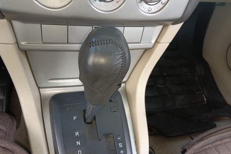 Used Ford Focus 2012 Sedan Classic 1.8L Automatic Base Model Gear Lever