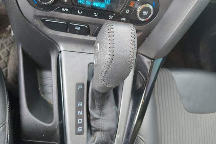 Used Ford Focus 2012 Hatchback 1.6L Automatic Fashion Edition Gear Lever