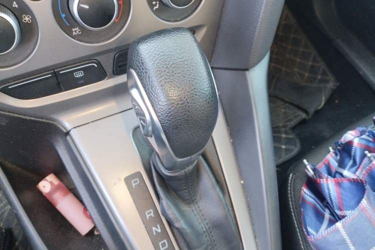 Used Ford Focus 2012 Hatchback 1.6L Automatic Comfort Model Gear Lever