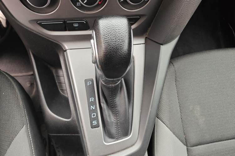 Used Ford Focus 2012 Hatchback 1.6L Automatic Comfort Model Gear Lever