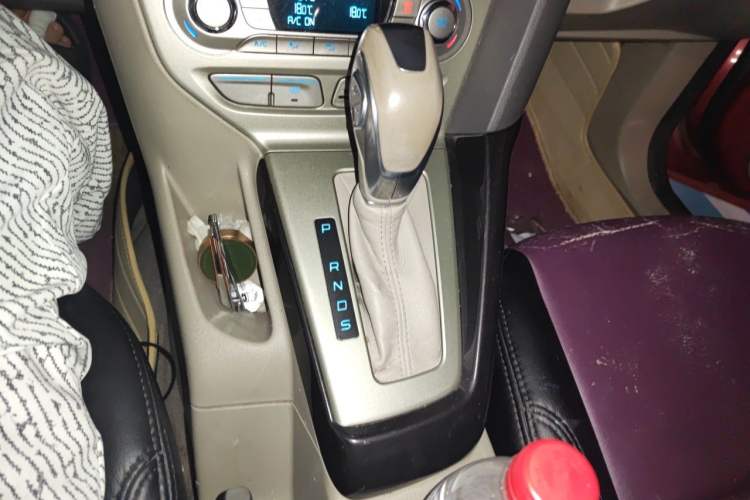 Used Ford Focus 2012 Hatchback 1.6L Automatic Fashion Edition Gear Lever