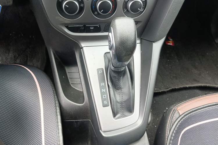Used Ford Focus 2012 Hatchback 1.6L Automatic Comfort Model Gear Lever