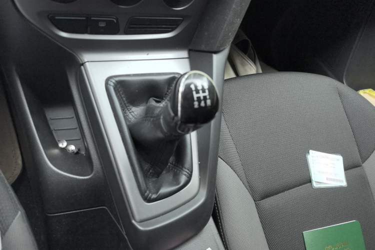 Used Ford Focus 2012 Hatchback 1.6L Manual Comfort Model Gear Lever
