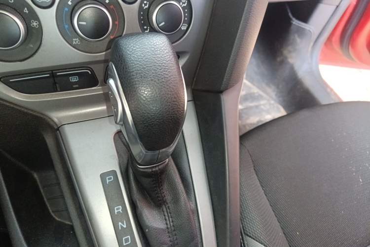 Used Ford Focus 2012 Hatchback 1.6L Automatic Comfort Model Gear Lever