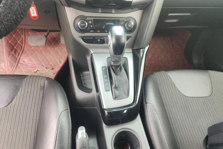 Used Ford Focus 2012 Hatchback 1.6L Automatic Fashion Edition Gear Lever