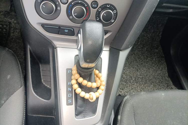 Used Ford Focus 2012 Hatchback 1.6L Automatic Comfort Model Gear Lever