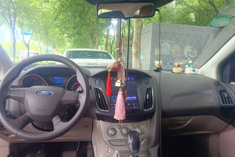 Used Ford Focus 2012 Sedan 1.6L Automatic Comfort Model Headliner